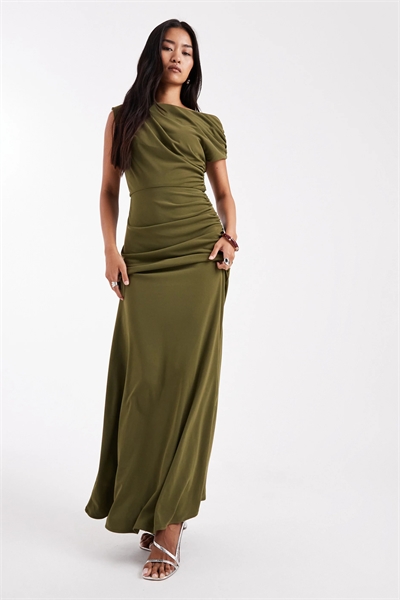 Макси-платье для подружек невесты с асимметричным вырезом на плече и рюшами артикул 151900942