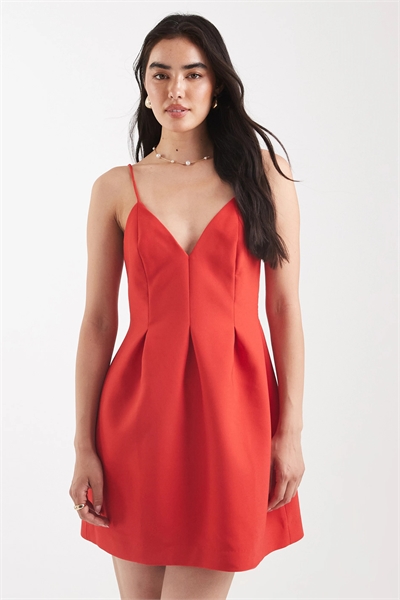 Мини-платье с бретелями и формованным кроем артикул 150169913