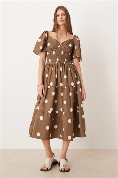 Платье средней длины с V-образным вырезом и многослойным кроем артикул 153665717