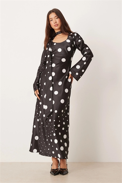 Платье-макси с длинными рукавами и шарфом с V-образным вырезом артикул 152671121