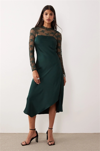 Гибридный топ с высоким воротником из кружева и атласное платье-комбинация артикул 150480171