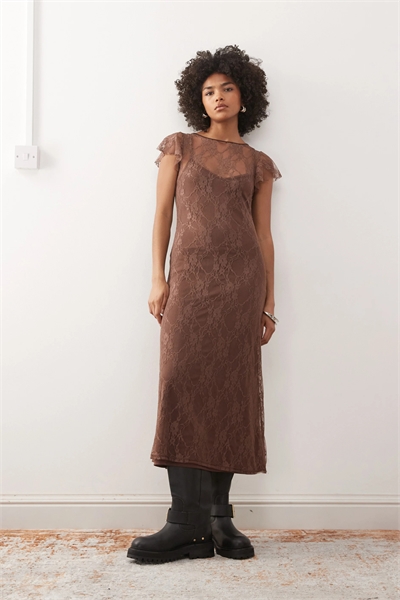 Платье-миди с коротким рукавом и кружевом артикул 152317620