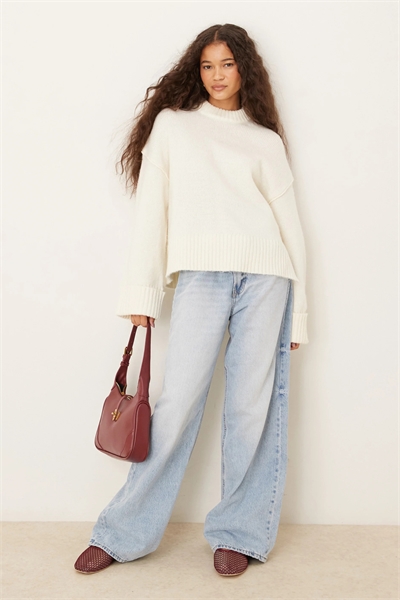 Свитер из трикотажа с круглым вырезом и отложными рукавами артикул 149853440