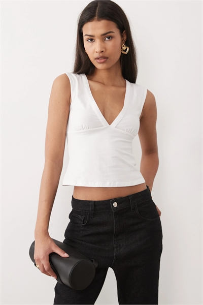 Топ с глубоким вырезом артикул 155231184