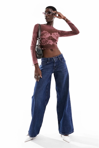 Джинсы с очень широкими брючинами и заниженной талией артикул 141069375