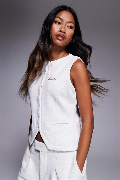 Жилет с пуговицами и вышитым логотипом, с преобладанием хлопка co-ord артикул 148072424