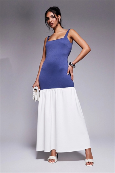 Эксклюзивное макси-платье с квадратным вырезом и контрастной заниженной талией артикул 140135041