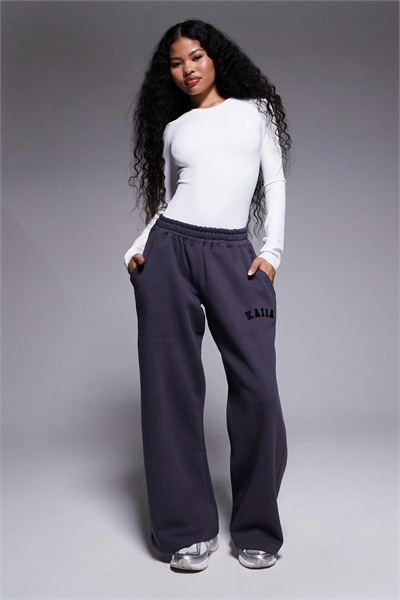 Широкие джоггеры из смесовой ткани с вышитым логотипом артикул 142045637