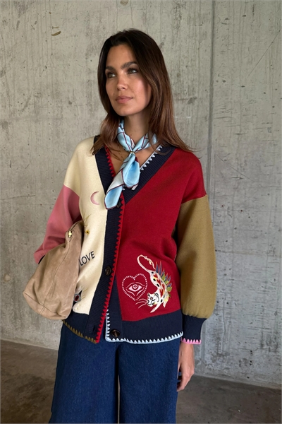 Вязаный кардиган с V-образным вырезом, вышивкой и цветовыми вставками артикул 153593224