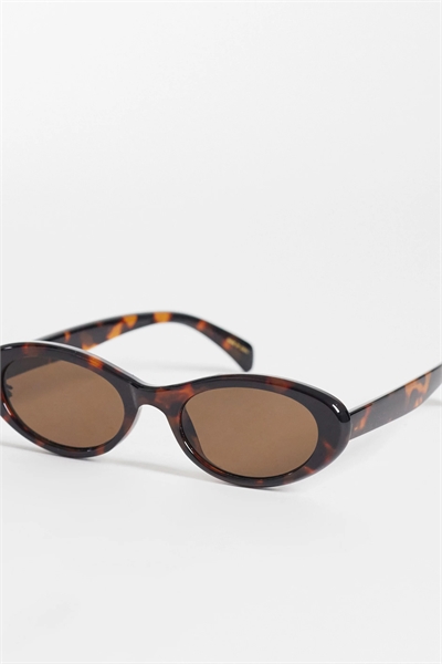 Овальные солнцезащитные очки артикул 156221507