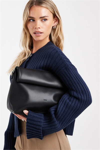 Большой клатч через плечо с откидной крышкой артикул 149107041