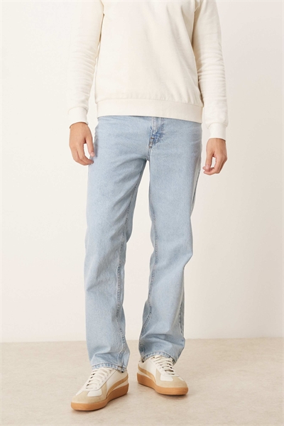 Прямые джинсы артикул 143139509