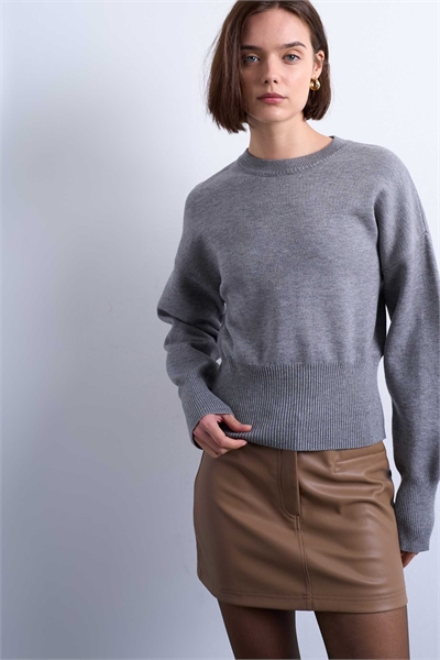 Свитер с обтягивающей талией из трикотажа артикул 142659555