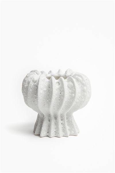 Скульптурная ваза из керамики артикул 1251392001