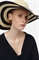Соломенная шляпа с широкими полями - Фото 12509406