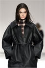 Скульптурная кожаная куртка 1314430001 - Фото 13931606