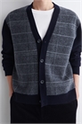 Кардиган с V-образным вырезом из клетчатой шерсти 1311822001 - Фото 14164961