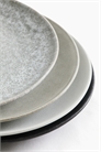 Средние тарелки из керамогранита в упаковке по 4 штуки артикул 1311106002