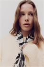 Шарф с деталями из бисера артикул 1290429012