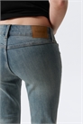 Джинсы с низкой посадкой и узкими брючинами 1310936002 - Фото 14206641