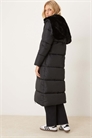 Длинная утепленная куртка с разъемным капюшоном артикул 151392028