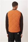 Стеганый жилет с застежкой-молнией спереди оранжевого цвета артикул 151335891