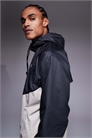 Спортивная куртка Windrunner черного и серого цветов артикул 149959982