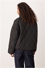 Куртка с высоким воротником и стеганым узором, с завязками, черного цвета артикул 151183245