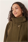 Короткое пальто-накидка оливкового цвета артикул 142042979