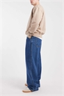 Джинсы с широкими брючинами артикул 153578234