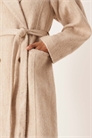 Пальто с ворсовой отделкой, рукавами-куполами и узким ремнем артикул 148296710