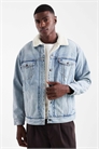 Джинсовая куртка-тракер свободного кроя из шерпа с эффектом винтажной стирки средней интенсивности артикул 142117771