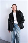 Авиаторская куртка из овчины с широким воротником-воронкой артикул 142512605