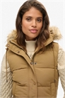 Жилет из искусственного меха Everest, цвет песчаник артикул 153860085