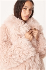 Пальто из искусственного меха под овечью шкуру артикул 147902985