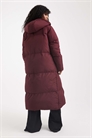 Длинное пуховое пальто с капюшоном артикул 145397476