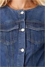Джинсовая куртка свободного кроя без воротника с зауженной талией артикул 150227084