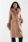Пальто из искусственной замши и искусственного меха с поясом артикул 151092324