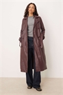 Тренч из натуральной кожи бордового цвета артикул 150641177
