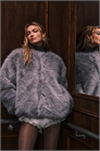 Куртка без воротника из искусственного меха артикул 152799249