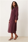 Длинный плащ бордового цвета артикул 150325528