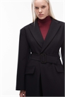 Пальто с зауженными плечами и поясом артикул 151736676
