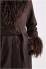 Кожаный пальто из искусственного меха с поясом, коричневого цвета артикул 151341216