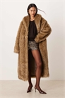 Длинное пальто из искусственного меха артикул 153574889