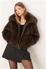 Короткая меховая куртка с воротником артикул 145397471