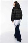 Пуховик черного цвета артикул 155043478