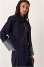 Куртка с отворотами на манжетах и плечевыми накладками артикул 153654382