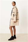 Пальто с контрастной окантовкой Borg кремового цвета артикул 132976776