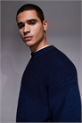Вязаный свитер Kartney с круглым вырезом, темно-синий артикул 153724778