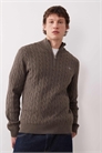 Хлопковый свитер с 3/4-й застежкой-молнией, коричневый, с узором «коса» артикул 153055158
